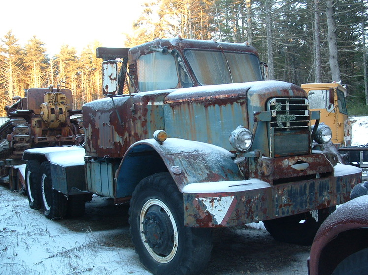 http://www.badgoat.net/Old Snow Plow Equipment/Trucks/Mack Snow Fighters/Gushee Mack NO/GW748H560_02.jpg